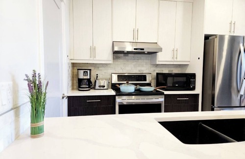 Leduc Apartment | Luxury Cozy Basement Suite separate entrance and heater. WiFi. Netflix.