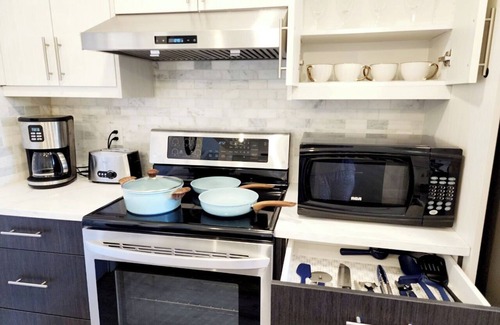 Leduc Apartment | Luxury Cozy Basement Suite separate entrance and heater. WiFi. Netflix.