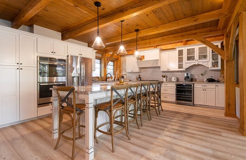 Goreville House | Luxury Craftsman 6BR Lake House "On The Rocks"