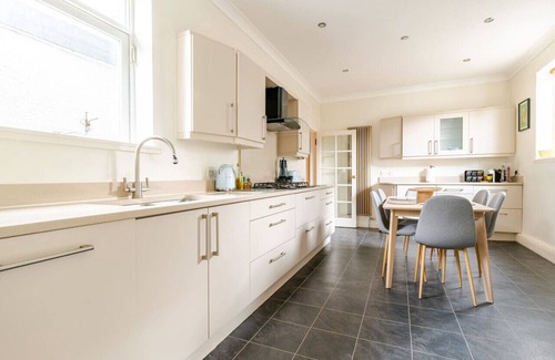 Cramond Bridge House | Luxury Cramond Villa - Sleeps 10