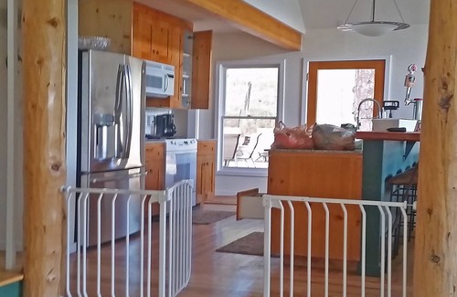Boulder Cabin | Luxury Creekside Craftsman Home - Alpine Splendor 6 Mins to Pearl, The Hill & CU