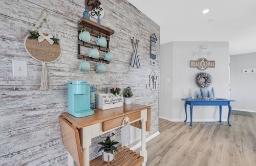 Table Rock Condo | Luxury Decor Beach House Condo, 2 bd2 bth, Family Friendly and 7 night Discount