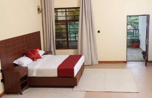 Ongata Rongai Cabin | Luxury Deluxe Double Room in Karen Nairobi