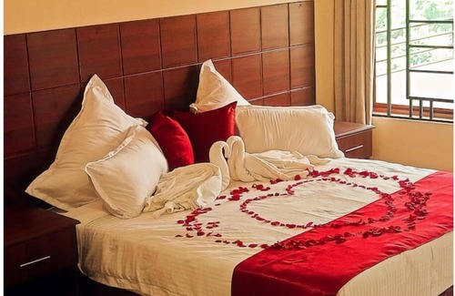 Ongata Rongai Cabin | Luxury Deluxe Double Room in Karen Nairobi