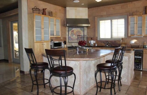 Sunrise Manor House | Luxury Desert Resort