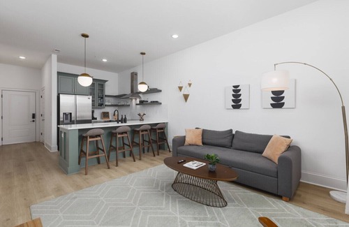 Cleveland Park House | Luxury Design, Close to Broadway - 4 Beds, 2 Bedrm
