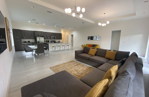 Richmond West House | Luxury-design House