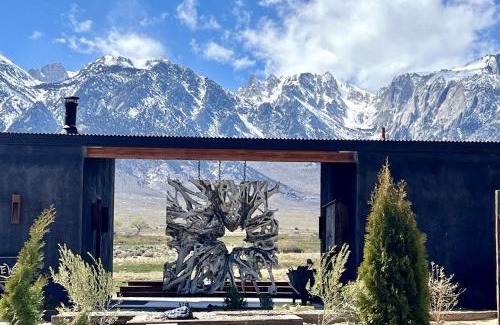 Lone Pine Apartment | Luxury Design Rental with Breathtaking Mountain Views in Lone Pine, California