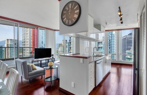 Coal Harbour Apartment | Luxury Designer 2BD Apartment In The Heart Of Downtown