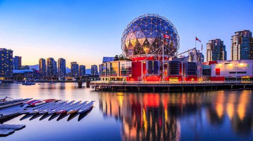 Coal Harbour Apartment | Luxury Designer 2BD Apartment In The Heart Of Downtown