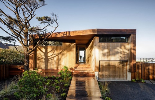 Arch Cape House | Luxury Designer Beachfront Home 3 Bed, 3.5 Bath in Arch Cape, Oregon.