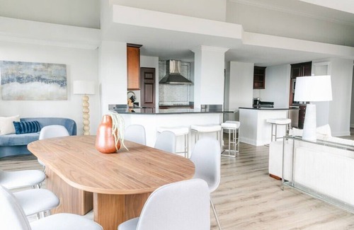 Rush and Division Apartment | Luxury Designer Penthouse Combo West | Gold Coast