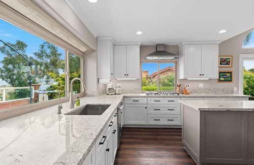 Rancho del Rey House | Luxury Designer Retreat – 5BR Oasis with Spa & Iconic Coronado Bridge Views