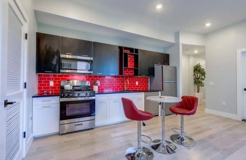 Ironbound District Apartment | Luxury Designer Theme 2BR Apt near NYC/thePATH