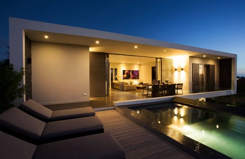 Jan Thiel Villa | Luxury designer villas with private pool, shared gameroom and gym!