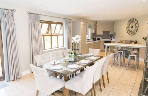 Dingle House | Luxury Dingle Home close to town center, 4 bedrooms