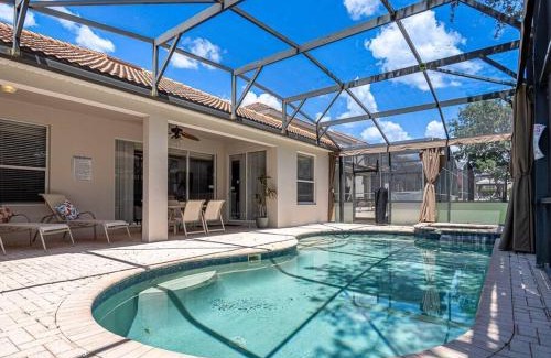 Windsor Hills Villa | Luxury Disney Villa 5BR With Private Pool and Spa (4 Miles from Disney)