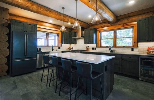 Homestead Hills House | Luxury, Dog-Friendly Cabin w/Huge Mountain Views!, Luxury, Dog-Friendly Cabin w/Huge Mountain Views
