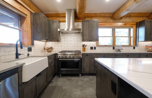 Homestead Hills House | Luxury, Dog-Friendly Cabin w/Huge Mountain Views!, Luxury, Dog-Friendly Cabin w/Huge Mountain Views