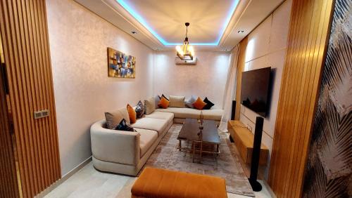 SOUR JDID Apartment | luxury downtown apartment of 80m2 in front of Hassan 2 Mosquē and sea from family , pour famille , INTERDIT COUPLES ARAABIC NON MARIÉ, FORBIDDEN UNMARRIED ARAABIC COUPLES basement car park