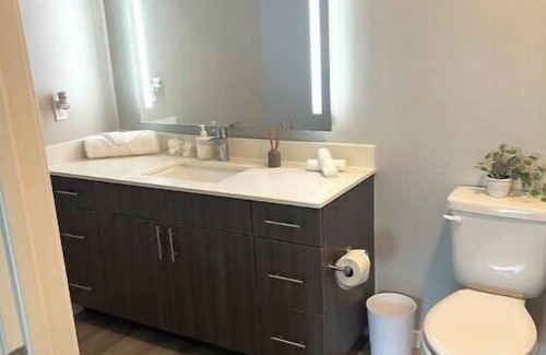 Callahan Apartment | Luxury Downtown Apt near Universal Kia Center