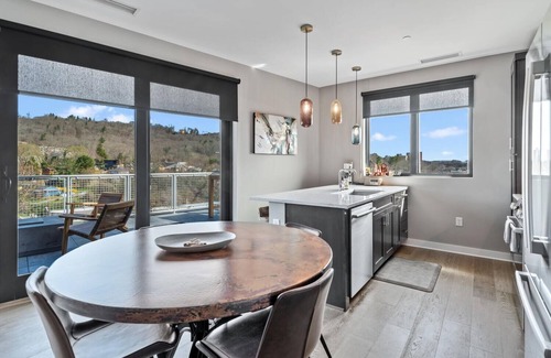 East End - Valley Street Condo | Luxury Downtown Condo with Views!