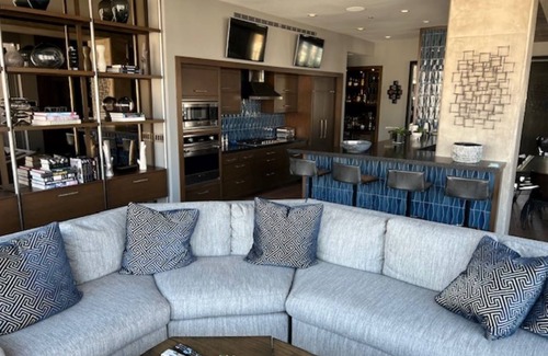 Downtown Los Angeles Apartment | Luxury Downtown Penthouse with Amazing Views
