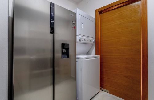 Ensanche Naco Condo | Luxury Downtown Stay ~ 11th FL ~ Jacuzzi, Gym, City Views @Naco