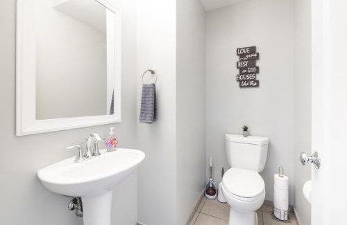 Downtown Cleveland Villa | Luxury Downtown Townhome Private Garage Unit 9