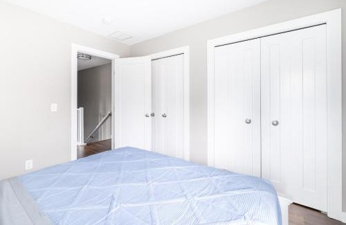 Downtown Cleveland House | Luxury Downtown Townhome Private Garage Unit 3