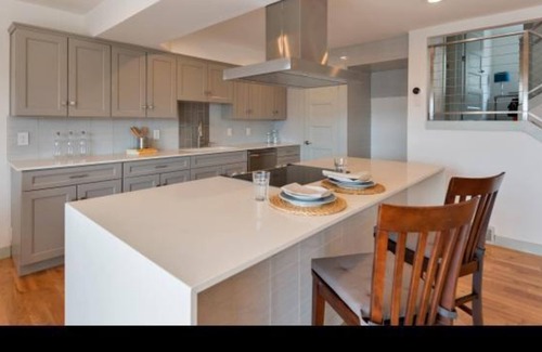 Lower Avenues Condo | Luxury Downtown near Convention Center, Avenues, Temple Square and the Slopes!