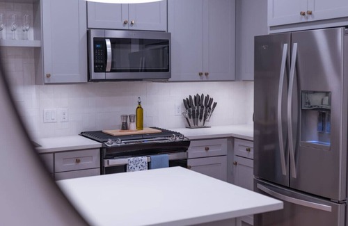 Downtown Salt Lake City Apartment | Luxury Downtown 1BR 1BA - Pool/Gym/Pkg/Bowls+More!