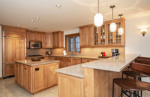 Ketchum Condo | Luxury DT Ketchum Condo w/Views of Baldy plus Private Garage