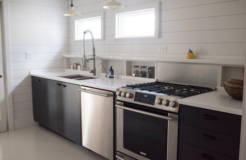 Dunmore Town House | Luxury Dunmore Town Home w/Heated Pool