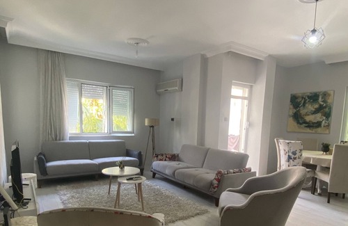 Altnkum Mahallesi House | Luxury Duplex Apartment 200 Meters to the Sea