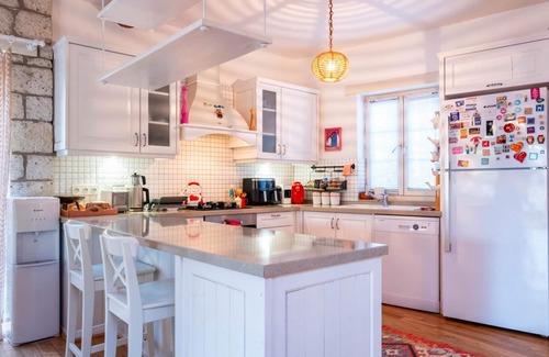 Hacımemis Villa | Luxury Duplex Villa w Pool and Garden in Alacati
