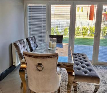 Durham House | Luxury Durham Home in DH1, Free Parking, No Fees