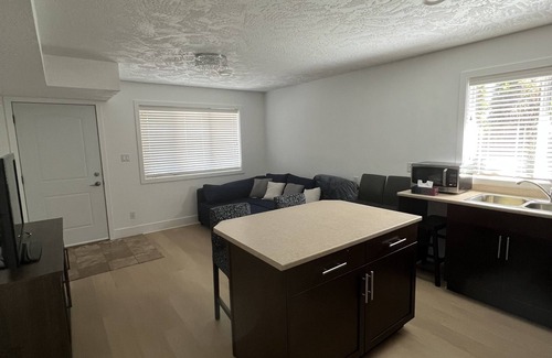 Regional District of Nanaimo House | Luxury “Eagle Nest” retreat with Ocean View/10 min drive to both Ferry Terminals