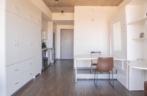 Milwaukee Apartment | Luxury East Side Studio Apt Near Brady St with Balcony