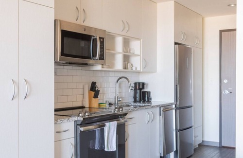 Milwaukee Apartment | Luxury East Side Studio Apt Near Brady St with Balcony