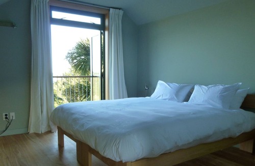Dunedin House | Luxury Eco Self- contained accommodation on the Otago Peninsula