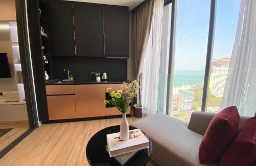 Pattaya Bay Apartment | Luxury Edge Central Pattaya
