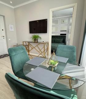 Irpin Apartment | Luxury Emerald Apartments