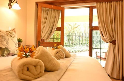 Middelburg House | LUXURY EN-SUITE KING ROOM @ 4 STAR GUEST HOUSE