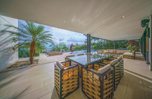 Buenos Aires House | Luxury Entertainment Mansion - 6 Bedroom, Heated Pool, Jacuzzi, Gym, Maid/Cook