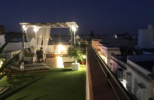 El Puerto de Santa Maria Condo | Luxury Apartment with Private Terrace and Parking. (WIFI)