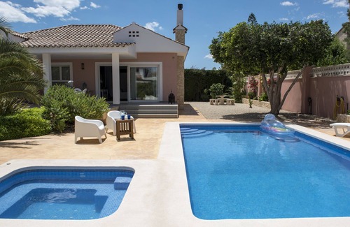 San Vicente del Raspeig Villa | Luxury villa with pool & whirlpool
