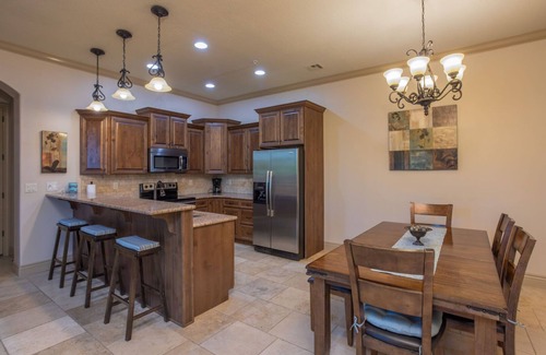 St. George House | Luxury Escape at Coral Springs Resort