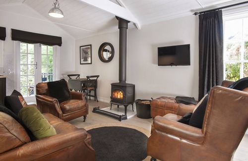 Olinda Cottage | Luxury escape for you and your dog
