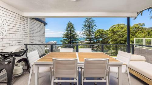 Shoal Bay Apartment | Luxury Escape Sundeck Shoal Bay